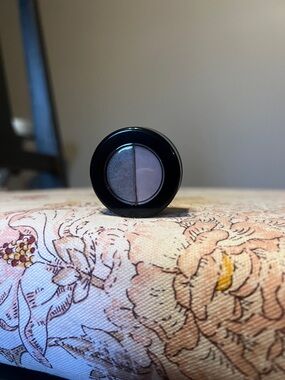 Merle Norman Soft Touch Shadow Duo in Shell & Lava